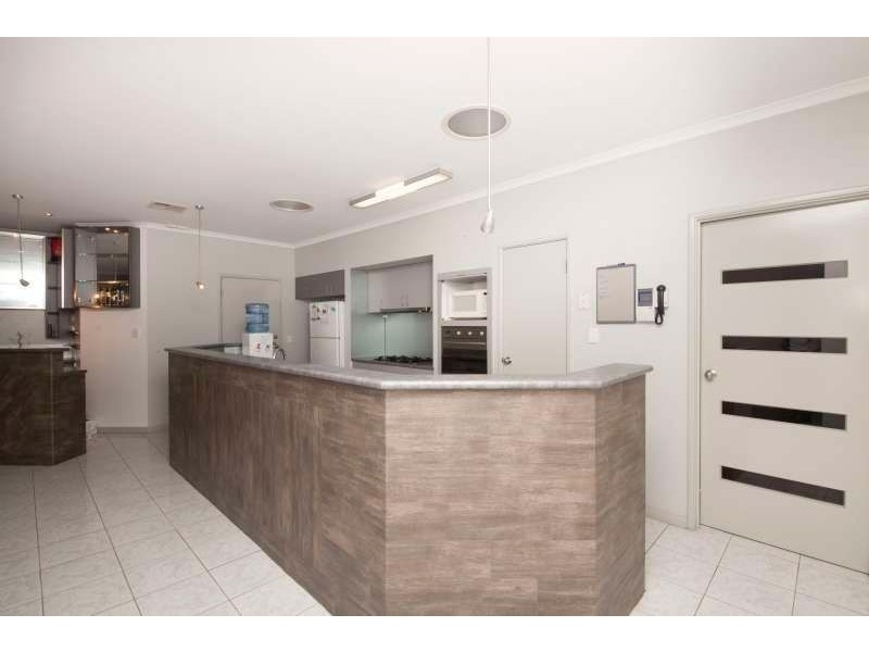 8B Shallow Street, Spearwood WA 6163