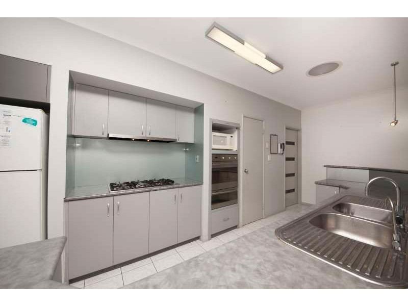 8B Shallow Street, Spearwood WA 6163