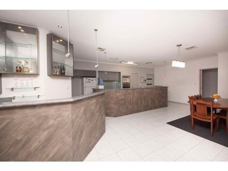 8B Shallow Street, Spearwood WA 6163