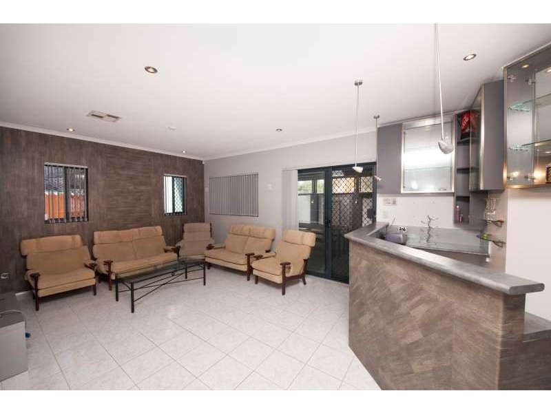 8B Shallow Street, Spearwood WA 6163