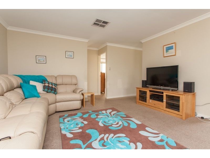 2 Kara Turn, Canning Vale WA 6155