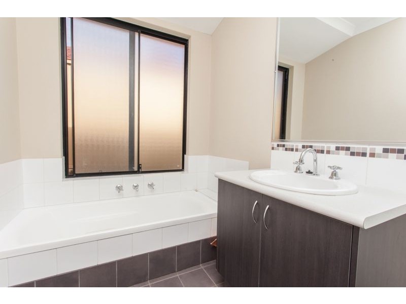 2 Kara Turn, Canning Vale WA 6155