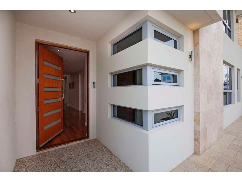 13 Newark Turn, North Coogee WA 6163