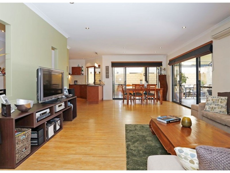 16 Forillion Avenue, Bibra Lake WA 6163