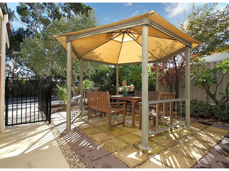 4 Manuel Close, Hamilton Hill WA 6163