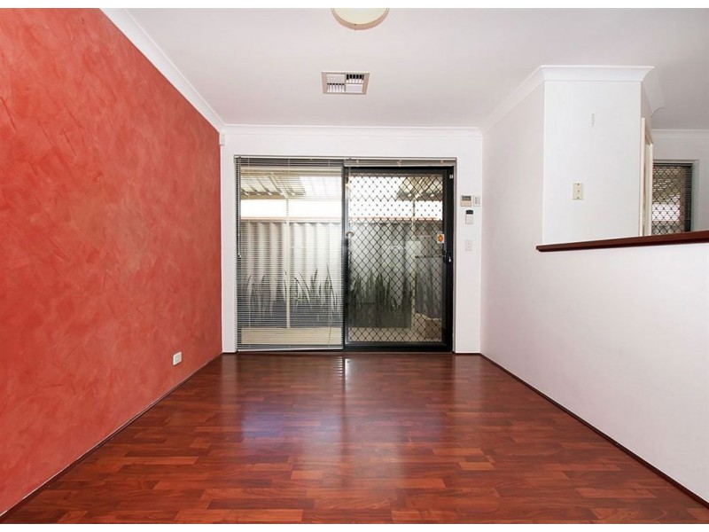 4 Manuel Close, Hamilton Hill WA 6163