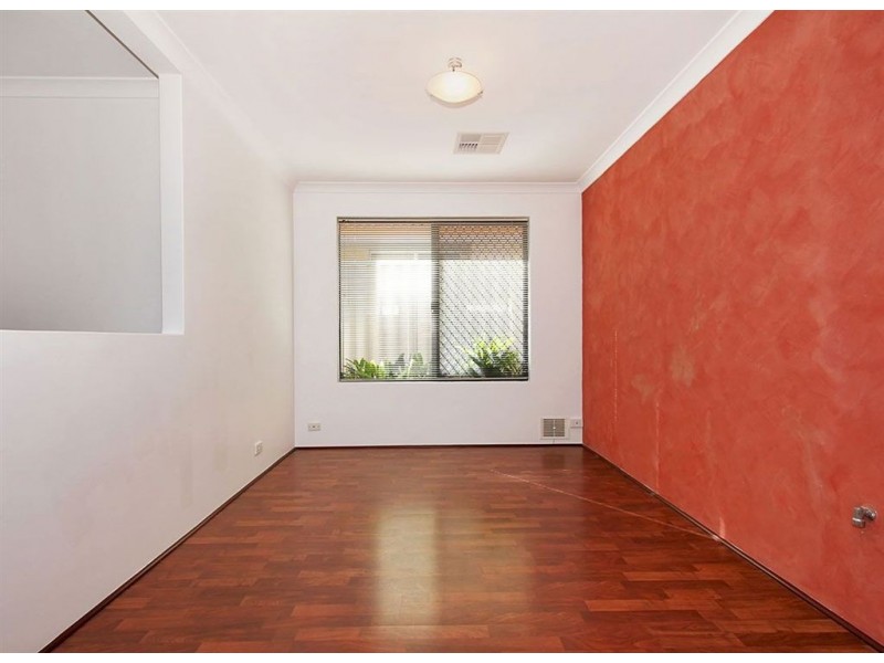 4 Manuel Close, Hamilton Hill WA 6163