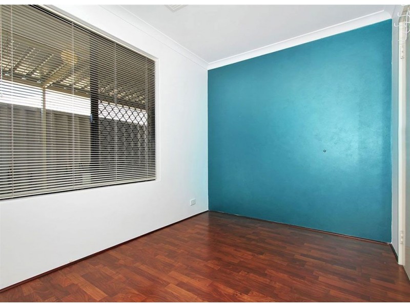 4 Manuel Close, Hamilton Hill WA 6163