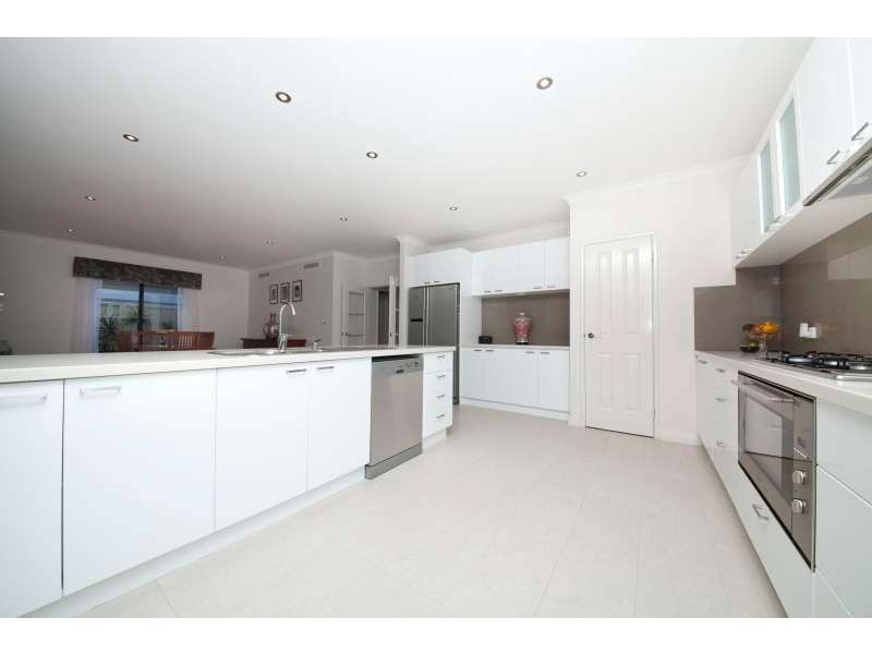 33 Panarea Crest, Yangebup WA 6164