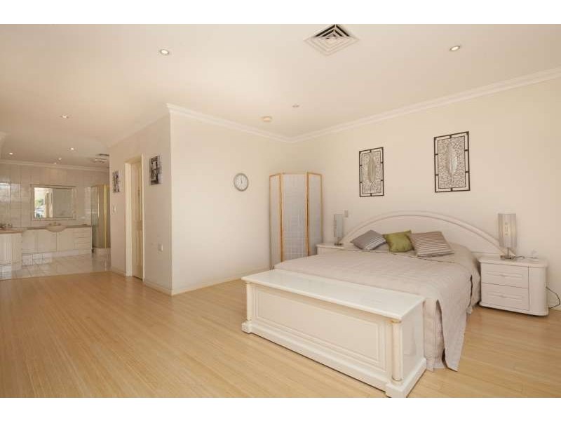 24 Fairbairn Road, Coogee WA 6166