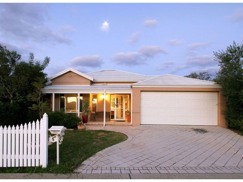 5 Ashendon Boulevard, Hammond Park WA 6164