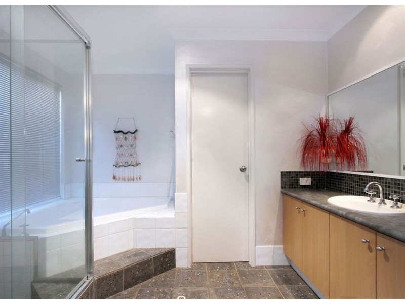 5 Ashendon Boulevard, Hammond Park WA 6164