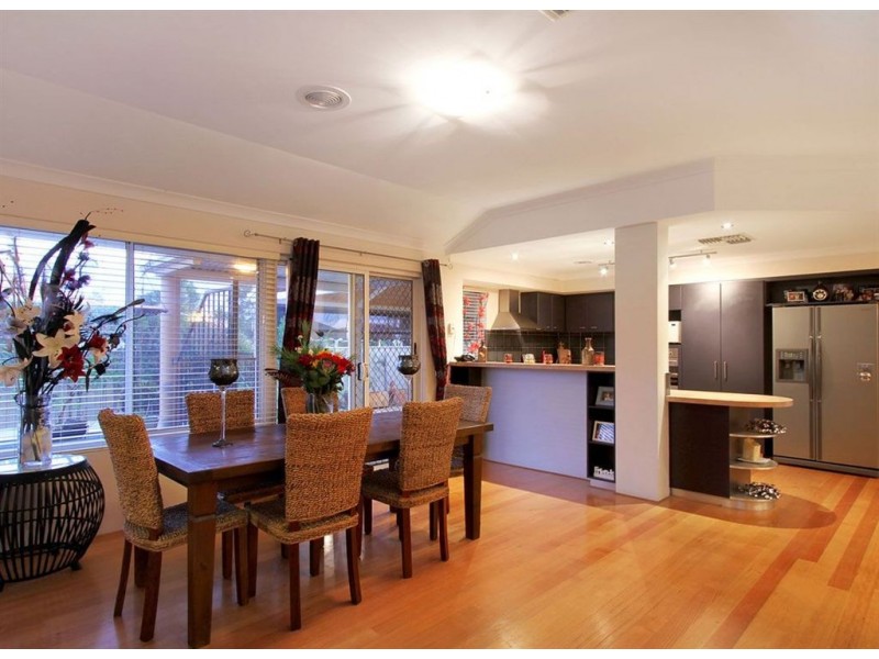 5 Ashendon Boulevard, Hammond Park WA 6164