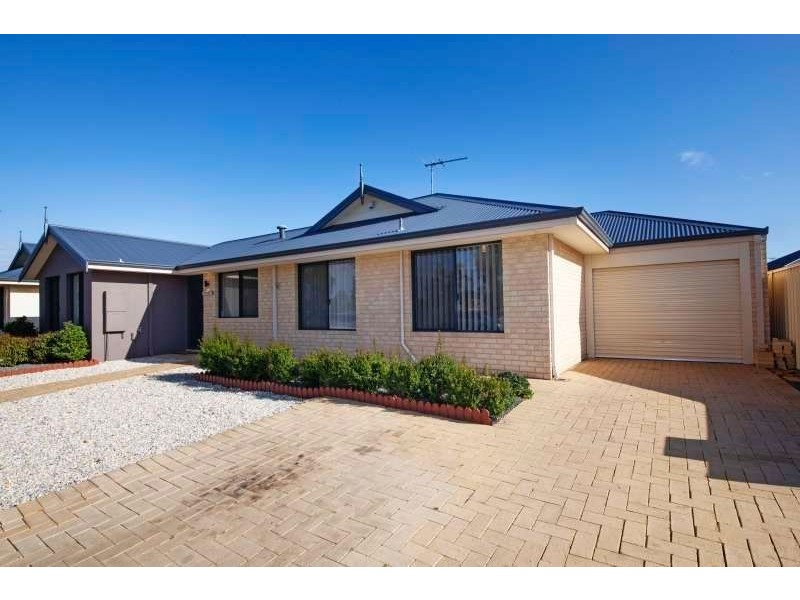 1 Swallowtail Avenue, Success WA 6164