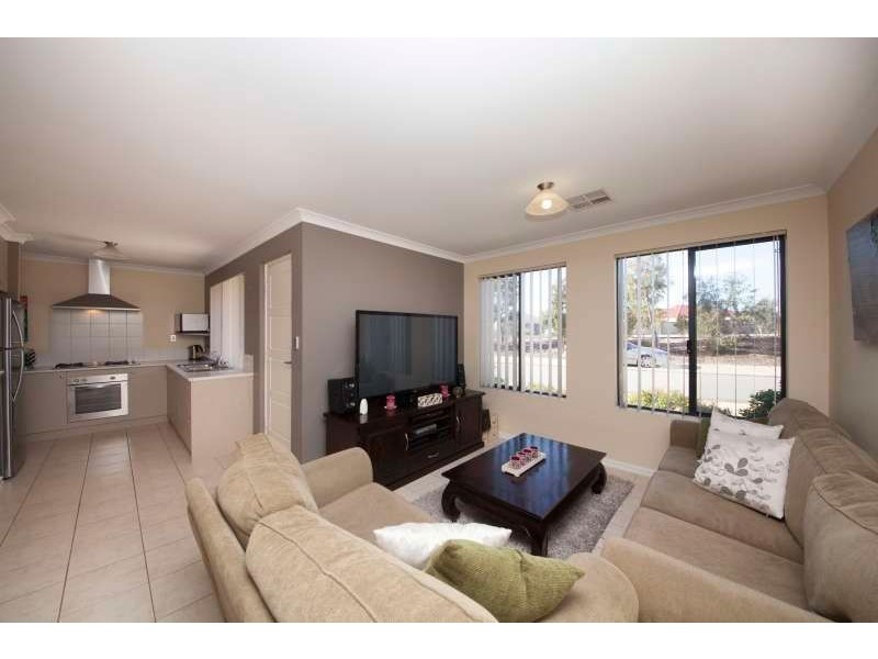 1 Swallowtail Avenue, Success WA 6164