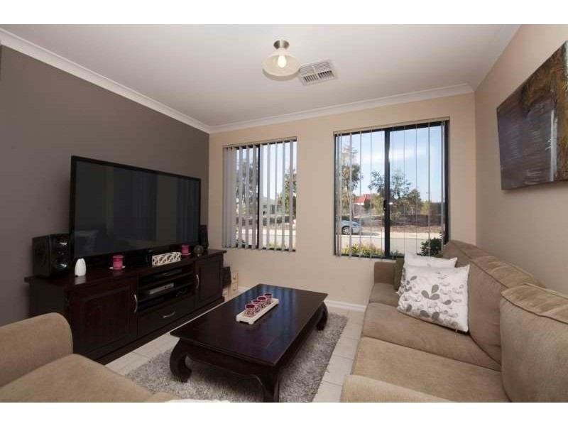 1 Swallowtail Avenue, Success WA 6164