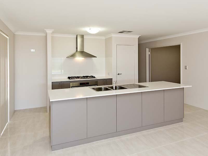 12 Holywell Street, Piara Waters WA 6112