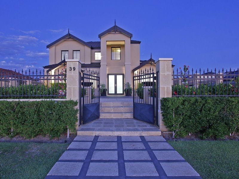 39 Birchley Road, Yangebup WA 6164