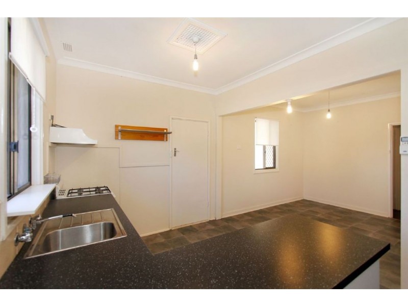 31 Arthur Road, Hamilton Hill WA 6163