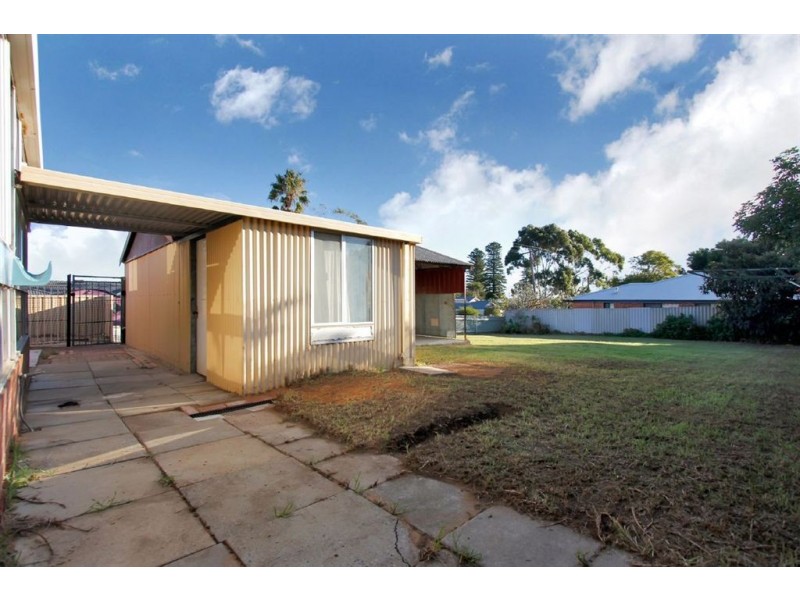 31 Arthur Road, Hamilton Hill WA 6163