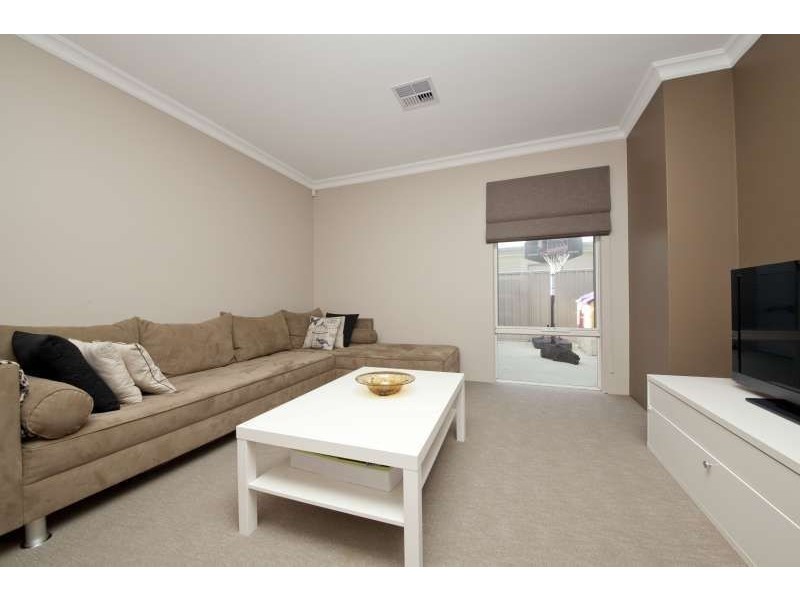 51 Riverina Parade, Munster WA 6166