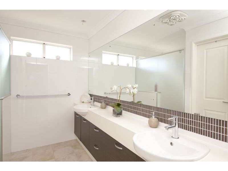 51 Riverina Parade, Munster WA 6166