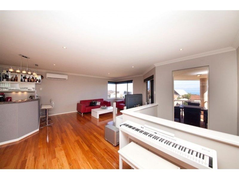 12 Fairview Street, Coogee WA 6166