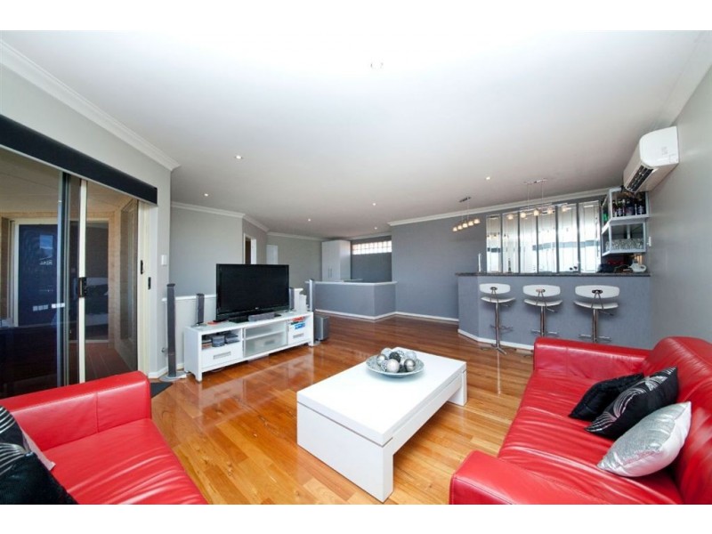 12 Fairview Street, Coogee WA 6166