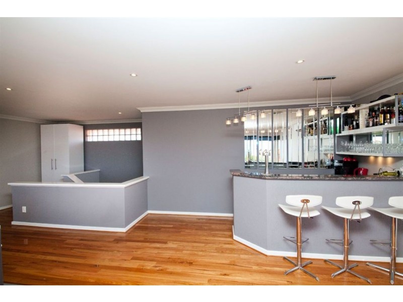 12 Fairview Street, Coogee WA 6166