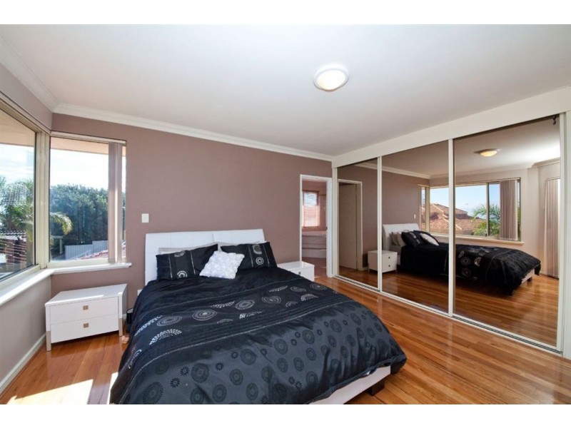 12 Fairview Street, Coogee WA 6166