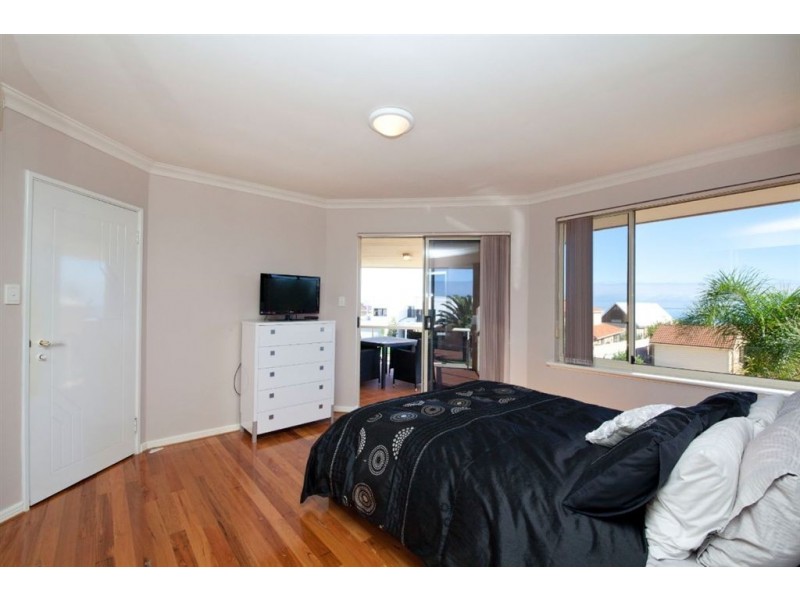 12 Fairview Street, Coogee WA 6166