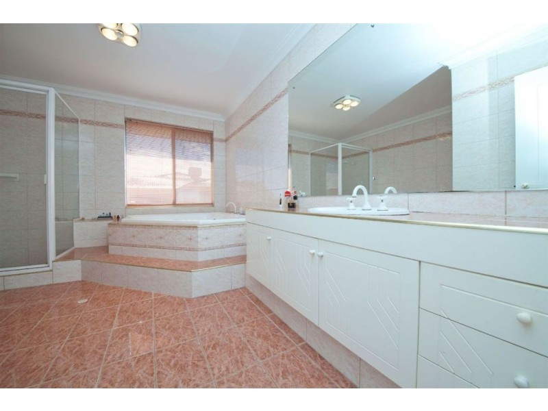 12 Fairview Street, Coogee WA 6166