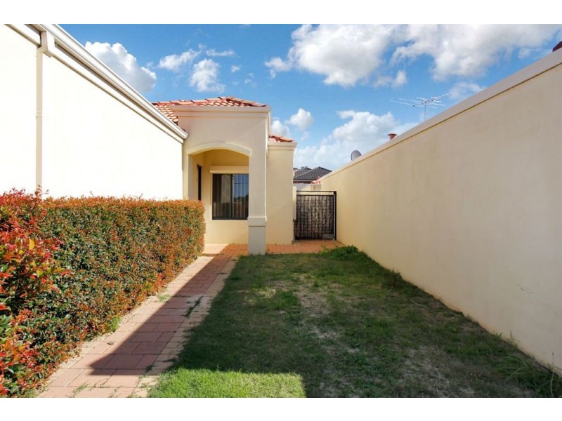 2/231 Hamilton Road, Coogee WA 6166