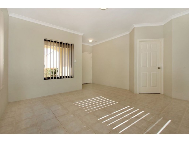 2/231 Hamilton Road, Coogee WA 6166