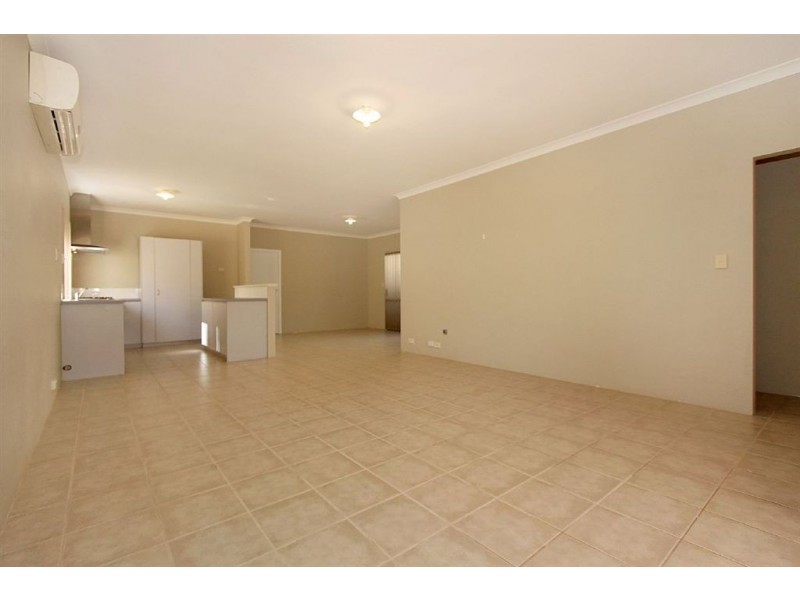 2/231 Hamilton Road, Coogee WA 6166