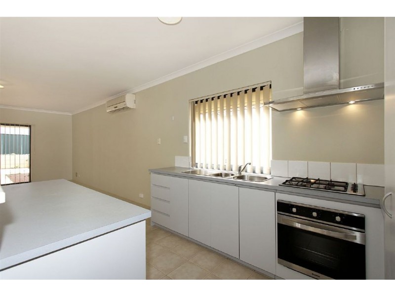 2/231 Hamilton Road, Coogee WA 6166