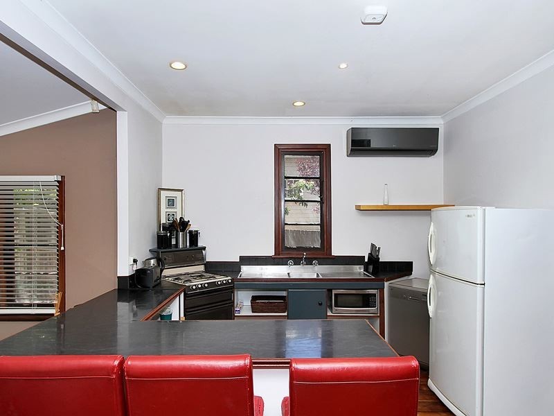 78 Paget Street, Hilton WA 6163