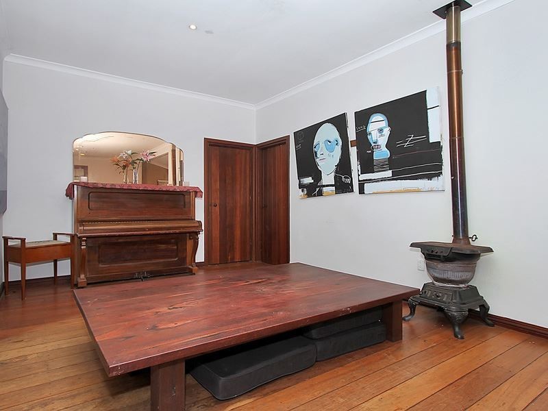 78 Paget Street, Hilton WA 6163