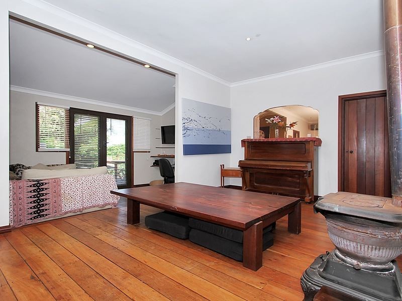78 Paget Street, Hilton WA 6163