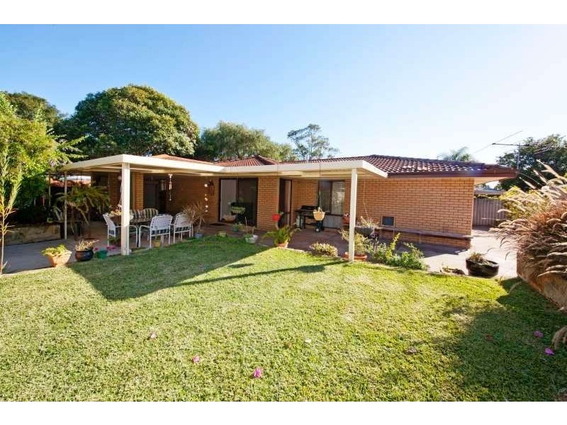 17 Krugger Place, Leeming WA 6149