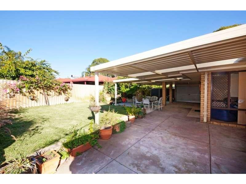 17 Krugger Place, Leeming WA 6149