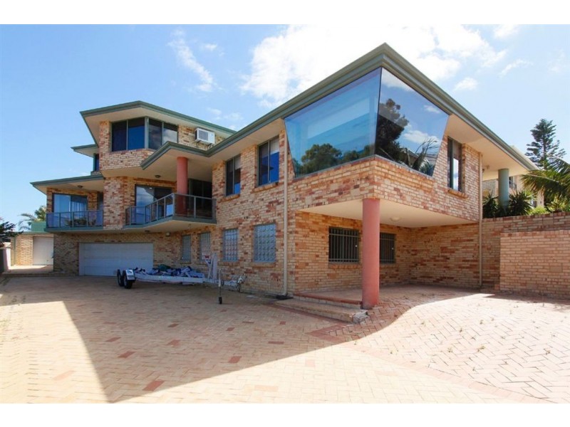 21 Arlington Loop, Coogee WA 6166