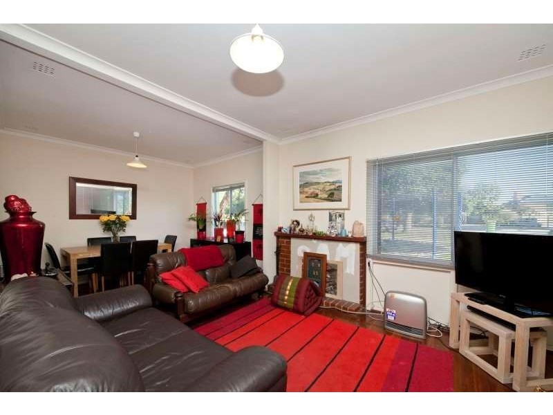 80 Bromley Road, Hilton WA 6163