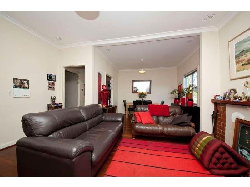 80 Bromley Road, Hilton WA 6163