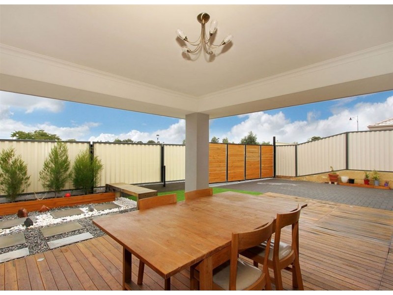 1 Kinloch Pass, Aubin Grove WA 6164