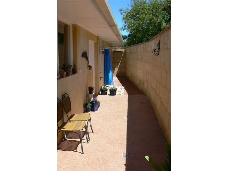 31 Bromley Road, Hilton WA 6163