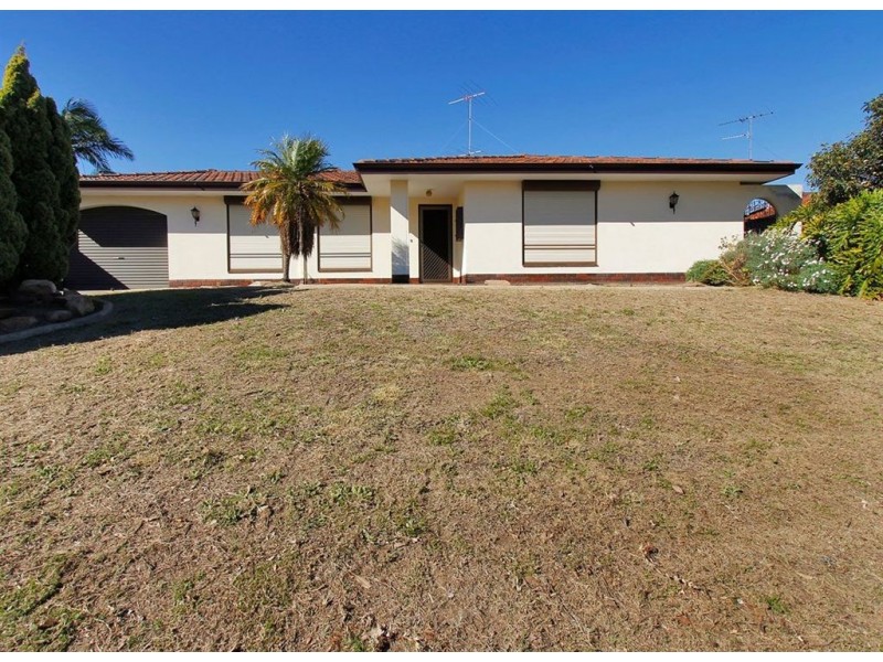 90 Marvel Avenue, Munster WA 6166