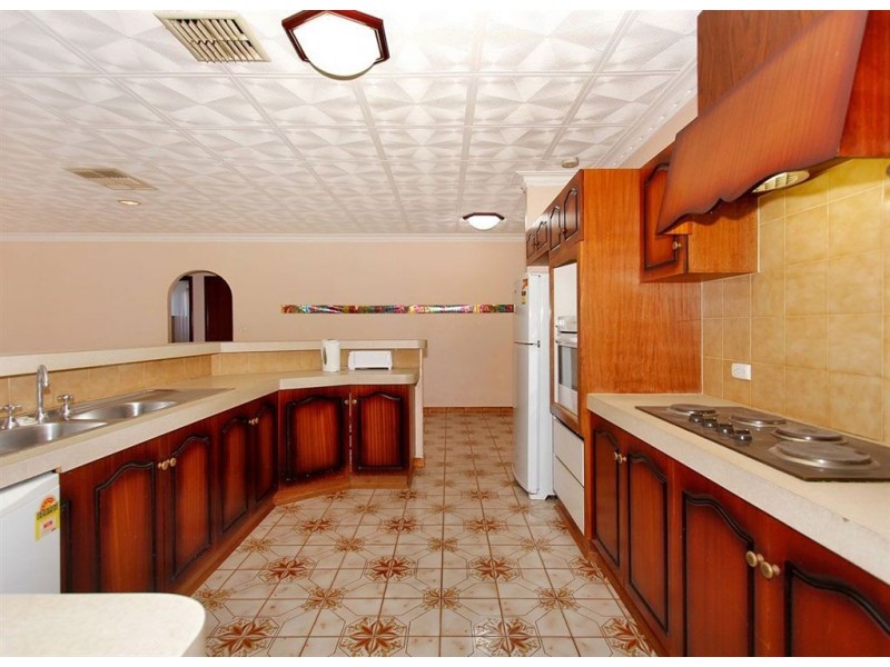 90 Marvel Avenue, Munster WA 6166