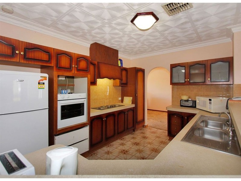 90 Marvel Avenue, Munster WA 6166