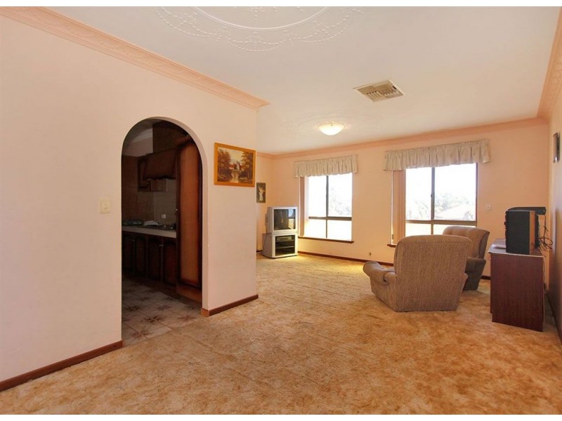 90 Marvel Avenue, Munster WA 6166